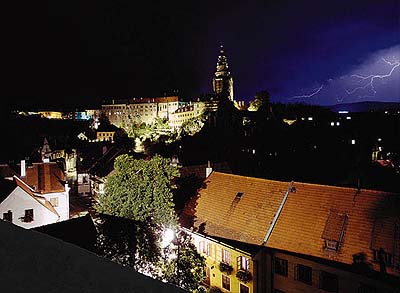 Český Krumlov v noci za bouře, foto: Libor Sváček 